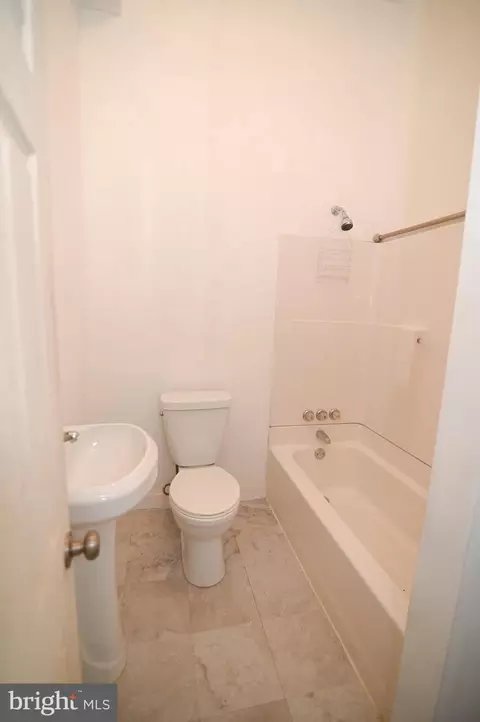 Bath - 2234 Eutaw Pl, Baltimore, MD 21217 photo 1 of 4