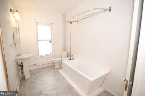 Bath - 2234 Eutaw Pl, Baltimore, MD 21217 photo 2 of 4