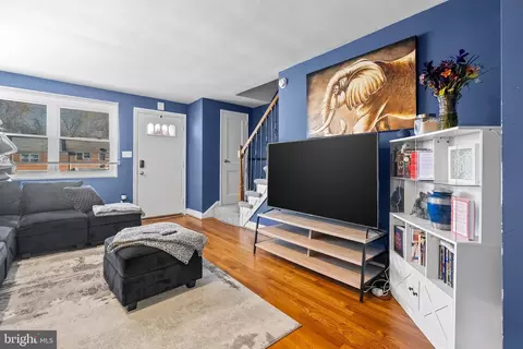 1106 Cooks Ln, Baltimore, MD 21229 photo 3