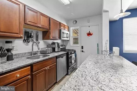 1106 Cooks Ln, Baltimore, MD 21229 photo 5