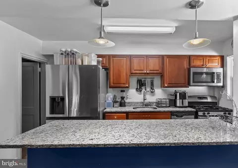 1106 Cooks Ln, Baltimore, MD 21229 photo 4