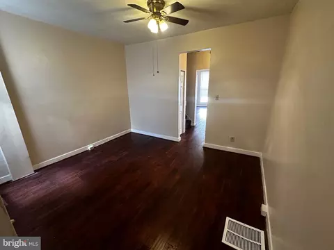 509 E 23rd St, Baltimore, MD 21218 photo 4