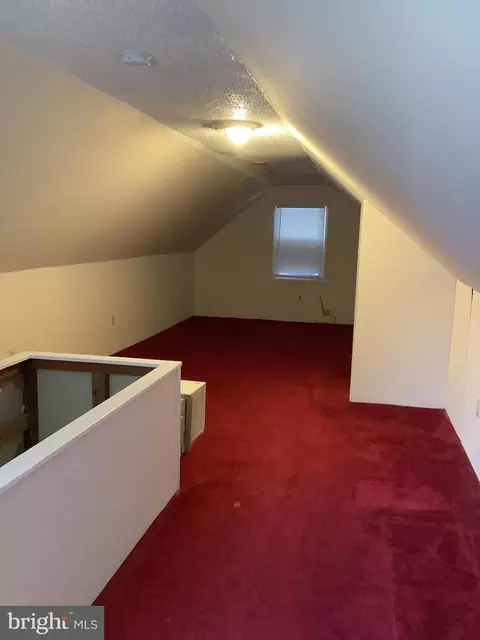 Entry Way - 4904 Grindon Ave, Baltimore, MD 21214 photo 4 of 5