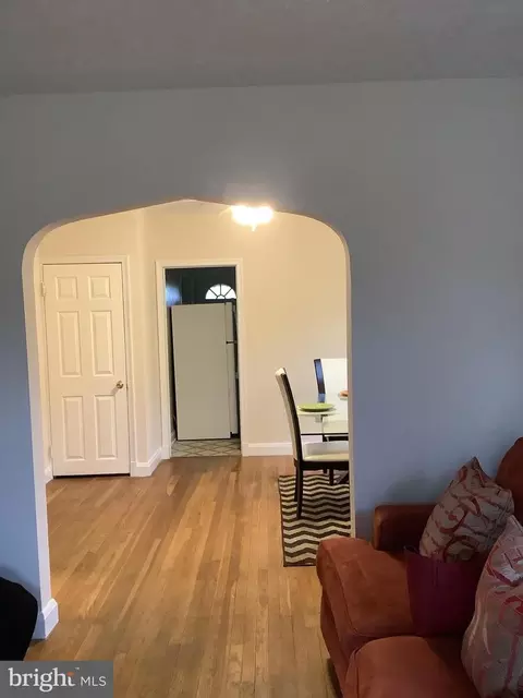 Entry Way - 4904 Grindon Ave, Baltimore, MD 21214 photo 1 of 5