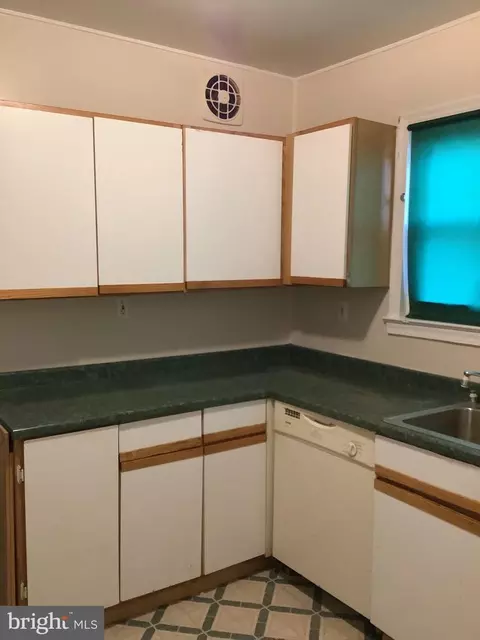 Kitchen - 4904 Grindon Ave, Baltimore, MD 21214 photo 1 of 2