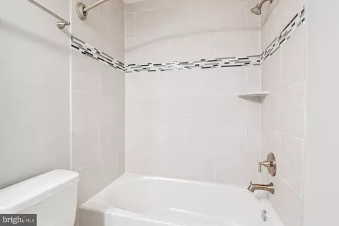 Bath - 3242 Odonnell St, Baltimore, MD 21224 photo 3 of 4