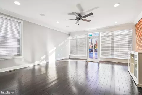 Living - 3242 Odonnell St, Baltimore, MD 21224 photo 1 of 5