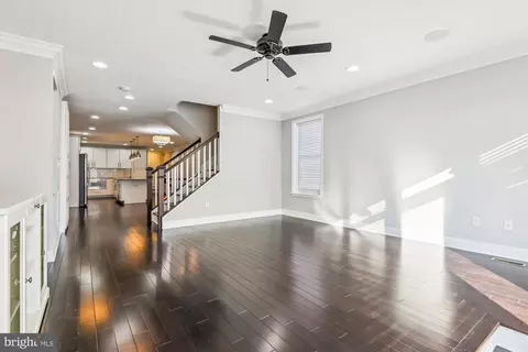 Living - 3242 Odonnell St, Baltimore, MD 21224 photo 4 of 5