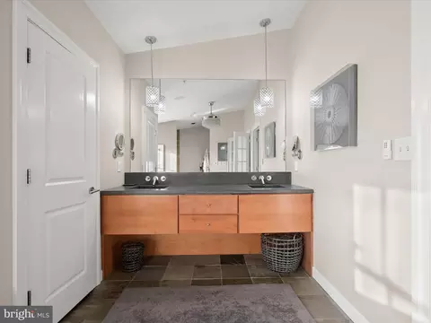 Entry Way - 2616 Lighthouse Ln, Baltimore, MD 21224 photo 3 of 3