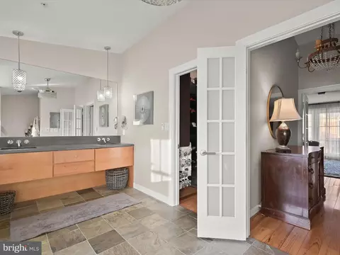 Entry Way - 2616 Lighthouse Ln, Baltimore, MD 21224 photo 2 of 3