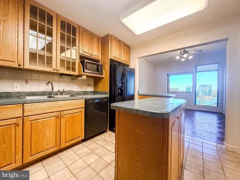 10 E Lee St #1807, Baltimore, MD 21202 photo 11