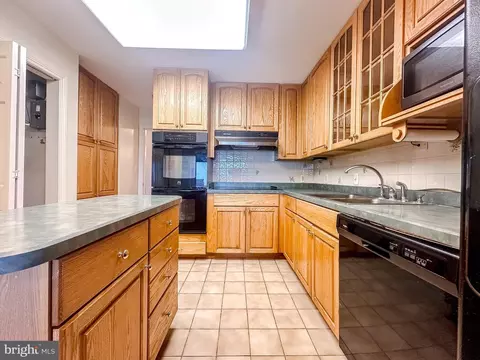 10 E Lee St #1807, Baltimore, MD 21202 photo 10