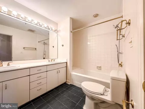 10 E Lee St #1807, Baltimore, MD 21202 photo 12