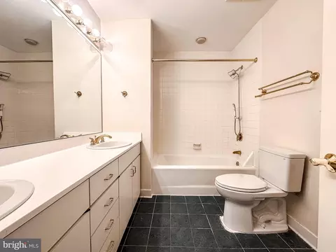 10 E Lee St #1807, Baltimore, MD 21202 photo 24