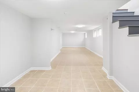 Entry Way - 5400 Mayview Ave, Baltimore, MD 21206 photo 5 of 6
