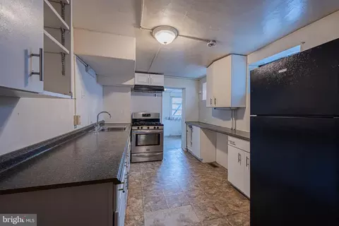 Entry Way - 1106 Cathedral St, Baltimore, MD 21201 photo 4 of 5