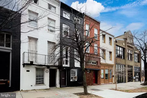 Exterior - 1106 Cathedral St, Baltimore, MD 21201 photo 2 of 3