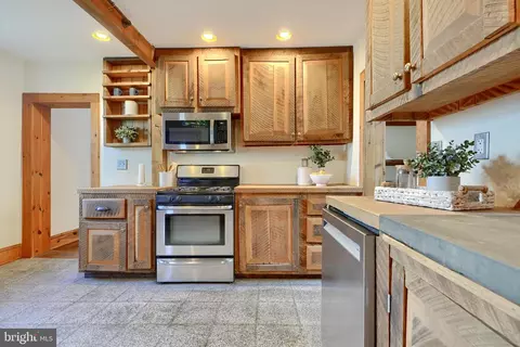 2815 Hamilton Ave, Baltimore, MD 21214 photo 13