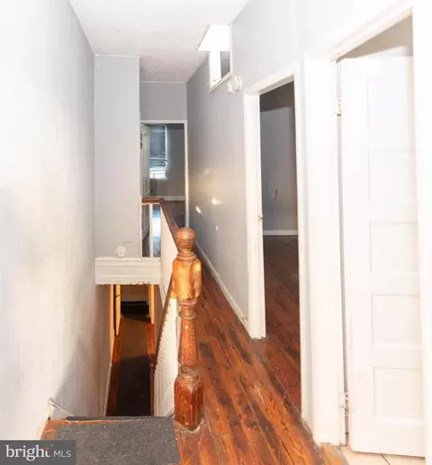 Entry Way - 1206 N Luzerne Ave, Baltimore, MD 21213 photo 5 of 7
