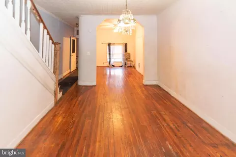 Entry Way - 1206 N Luzerne Ave, Baltimore, MD 21213 photo 2 of 7
