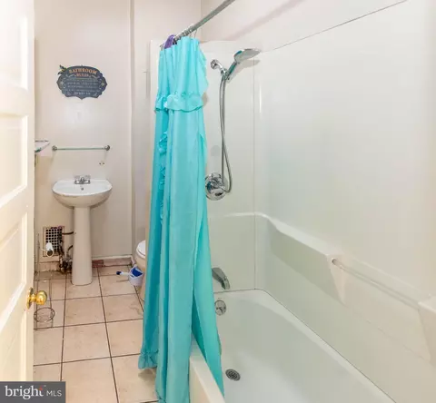 Bath - 1206 N Luzerne Ave, Baltimore, MD 21213 photo 1 of 2