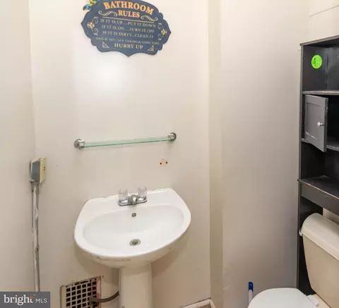 Bath - 1206 N Luzerne Ave, Baltimore, MD 21213 photo 2 of 2