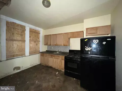 Entry Way - 2548 Frederick Ave, Baltimore, MD 21223 photo 4 of 10