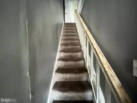 Entry Way - 2548 Frederick Ave, Baltimore, MD 21223 photo 6 of 10