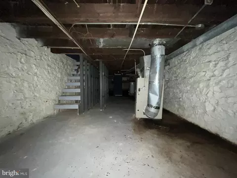 Entry Way - 2548 Frederick Ave, Baltimore, MD 21223 photo 9 of 10