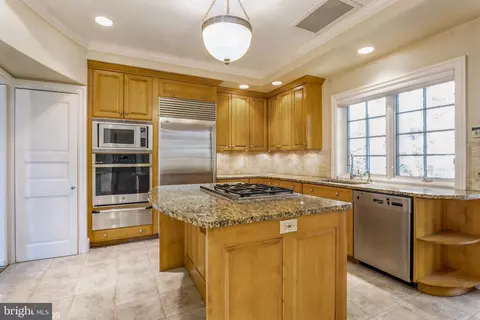 Kitchen - 3500 Fallstaff Rd, Baltimore, MD 21215 photo 4 of 6
