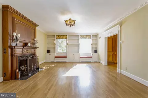 Living - 3500 Fallstaff Rd, Baltimore, MD 21215 photo 3 of 11