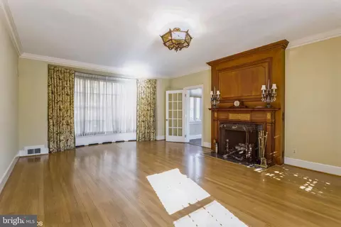 Living - 3500 Fallstaff Rd, Baltimore, MD 21215 photo 6 of 11
