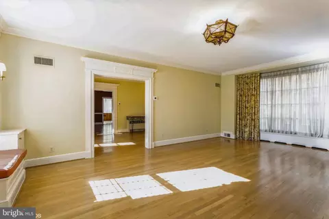 Living - 3500 Fallstaff Rd, Baltimore, MD 21215 photo 8 of 11