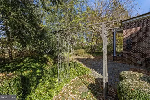 Exterior - 3500 Fallstaff Rd, Baltimore, MD 21215 photo 6 of 11
