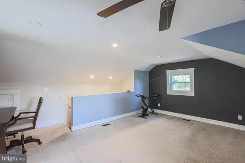 Entry Way - 6206 Everall Ave, Baltimore, MD 21206 photo 23 of 24