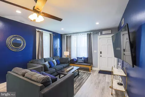 Entry Way - 6206 Everall Ave, Baltimore, MD 21206 photo 6 of 24