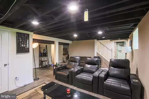Entry Way - 6206 Everall Ave, Baltimore, MD 21206 photo 18 of 24