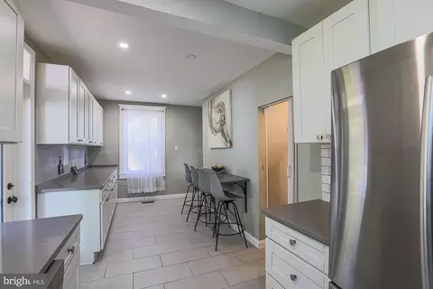 Entry Way - 6206 Everall Ave, Baltimore, MD 21206 photo 13 of 24