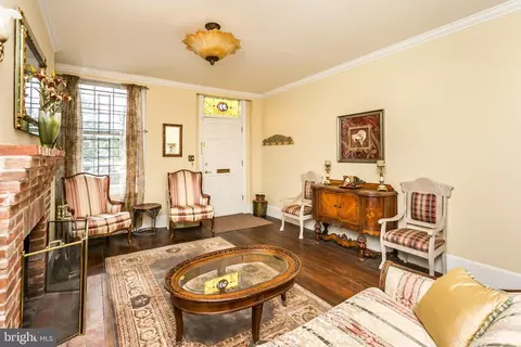 Entry Way - 627 N Paca St, Baltimore, MD 21201 photo 2 of 3