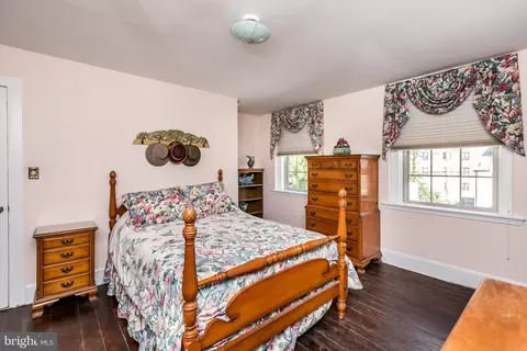 Bedroom - 627 N Paca St, Baltimore, MD 21201 photo 4 of 5
