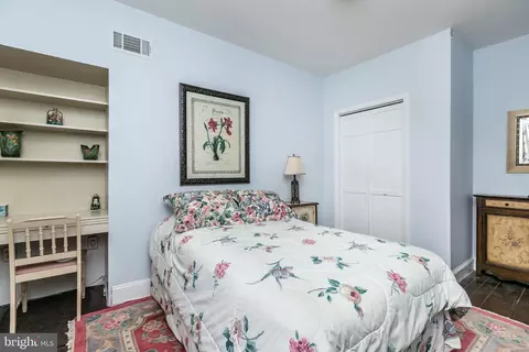 Bedroom - 627 N Paca St, Baltimore, MD 21201 photo 2 of 5