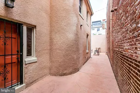 Exterior - 627 N Paca St, Baltimore, MD 21201 photo 4 of 12
