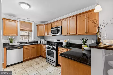 Kitchen - 514 S Decker Ave, Baltimore, MD 21224 photo 2 of 5