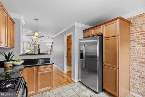 Entry Way - 514 S Decker Ave, Baltimore, MD 21224 photo 3 of 6