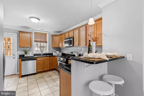 Kitchen - 514 S Decker Ave, Baltimore, MD 21224 photo 3 of 5
