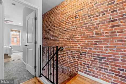 Entry Way - 514 S Decker Ave, Baltimore, MD 21224 photo 5 of 6