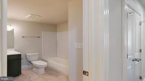2218 E Madison St, Baltimore, MD 21205 photo 47