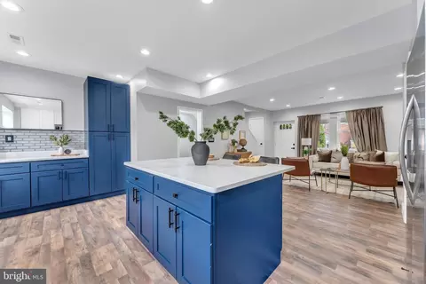 Kitchen - 910 Mount Holly St, Baltimore, MD 21229 photo 2 of 5
