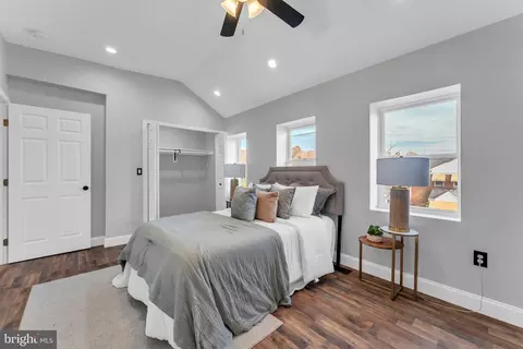 Bedroom - 910 Mount Holly St, Baltimore, MD 21229 photo 4 of 5