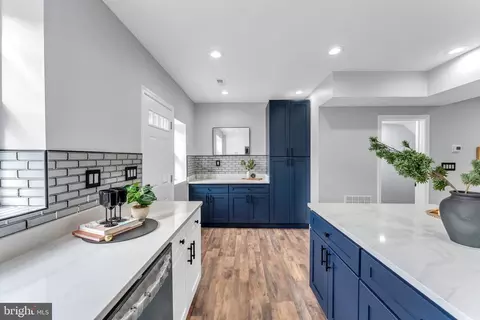 Kitchen - 910 Mount Holly St, Baltimore, MD 21229 photo 4 of 5